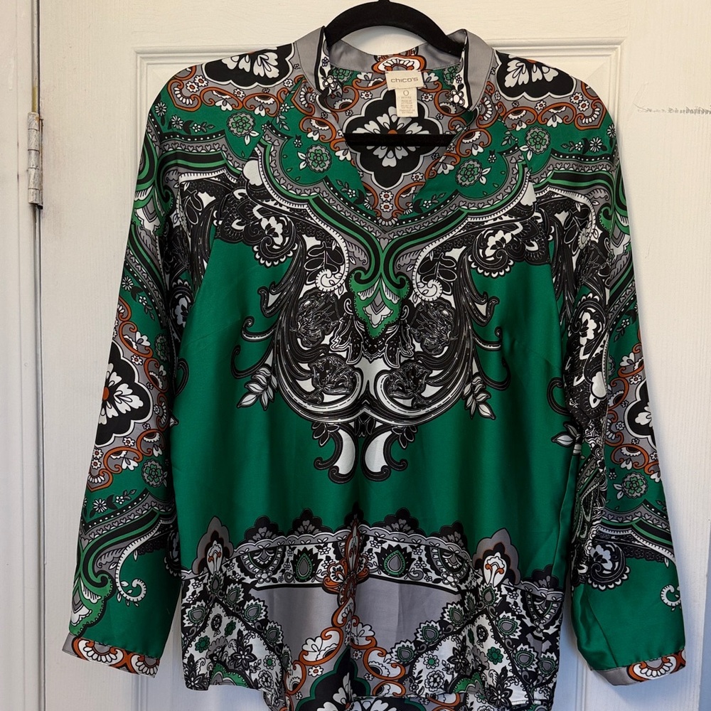Chico's Green Paisley-Print Long Sleeve V-Neck Top